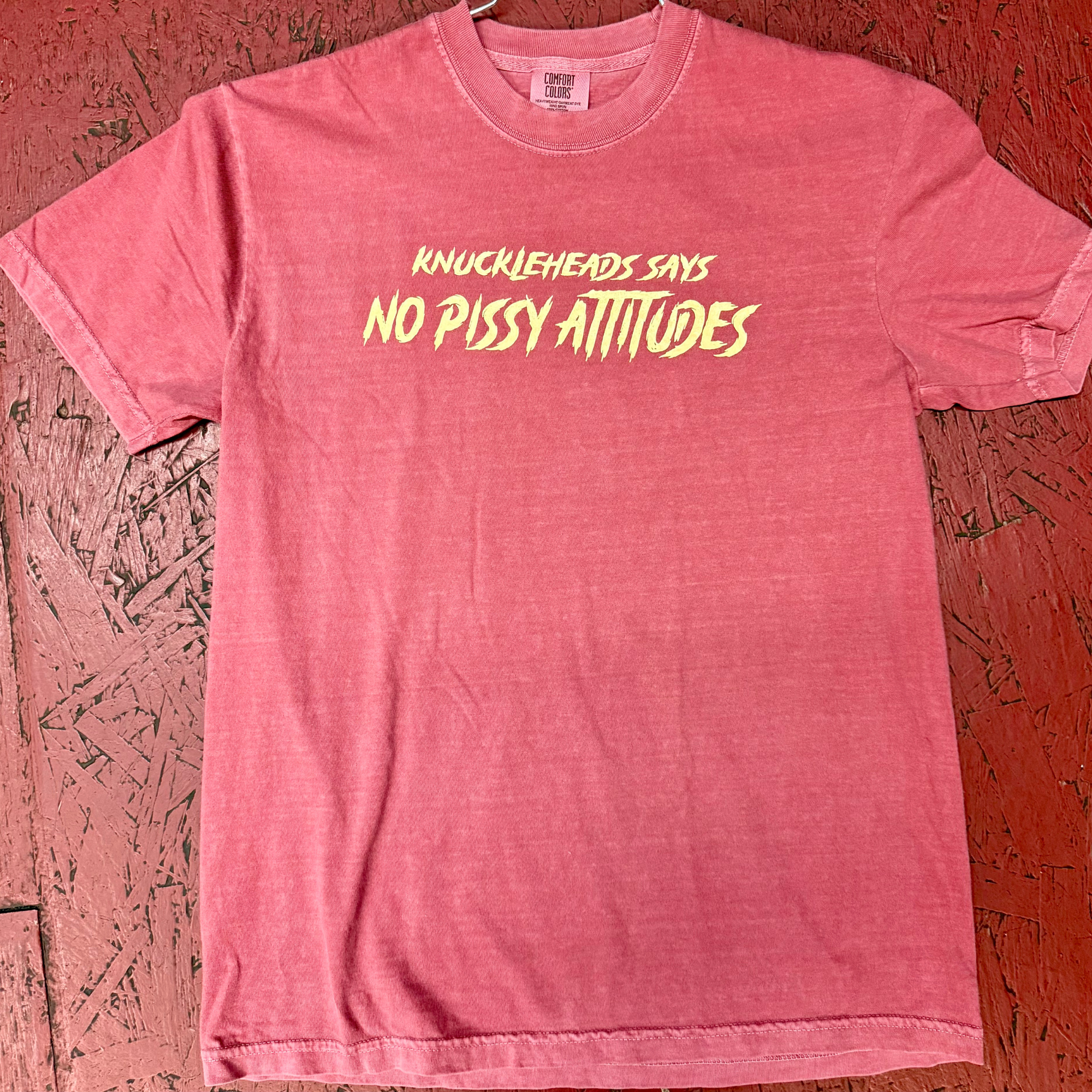 No Pissy Attitudes T-shirt Red (M)